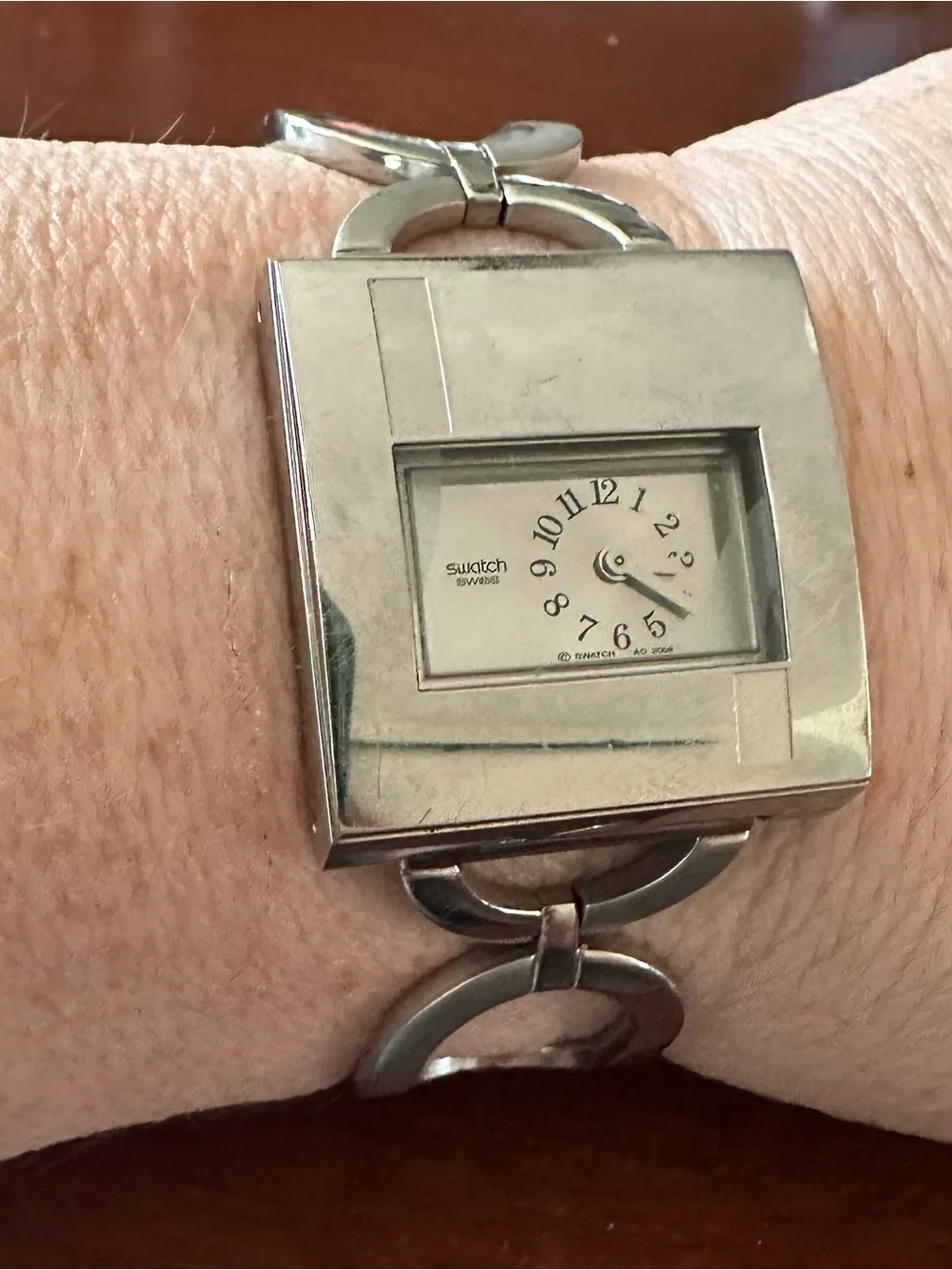 VGUC women’s Swatch Irony YUS122G Chain Me On lady’s square watch - Picture 3 of 6
